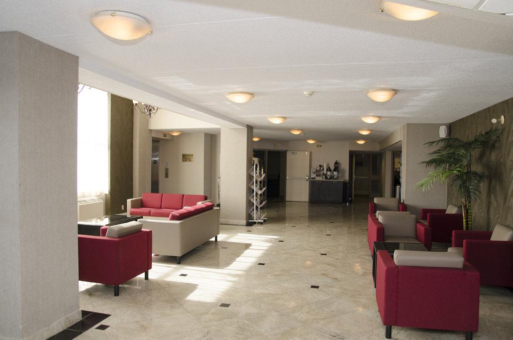 Quality Inn & Suites 5585 Ambler Drive Mississauga Ontario Bagian luar foto