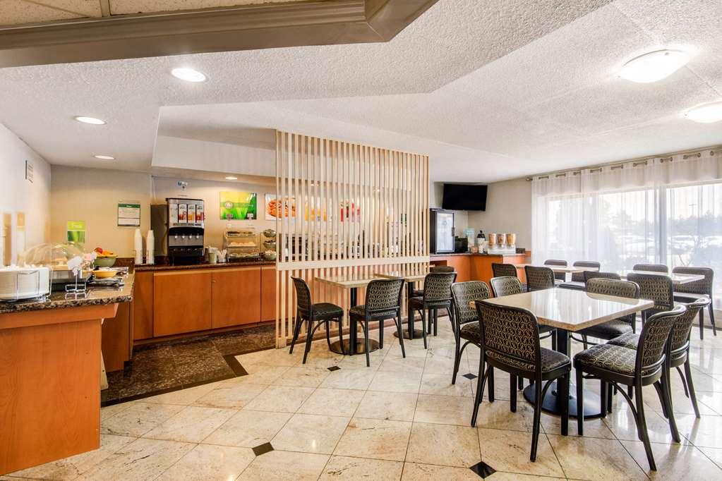 Quality Inn & Suites 5585 Ambler Drive Mississauga Ontario Restoran foto