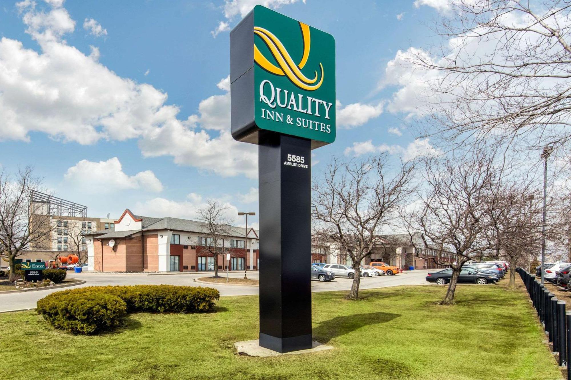 Quality Inn & Suites 5585 Ambler Drive Mississauga Ontario Bagian luar foto