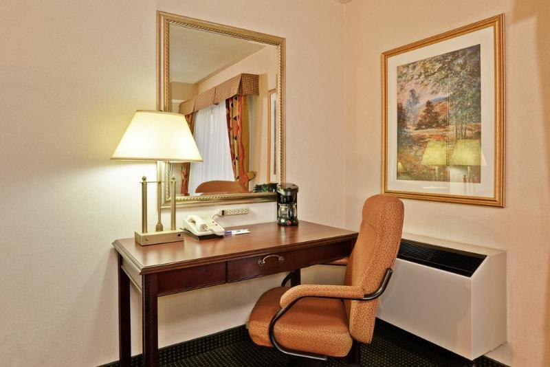 Quality Inn & Suites 5585 Ambler Drive Mississauga Ontario Ruang foto
