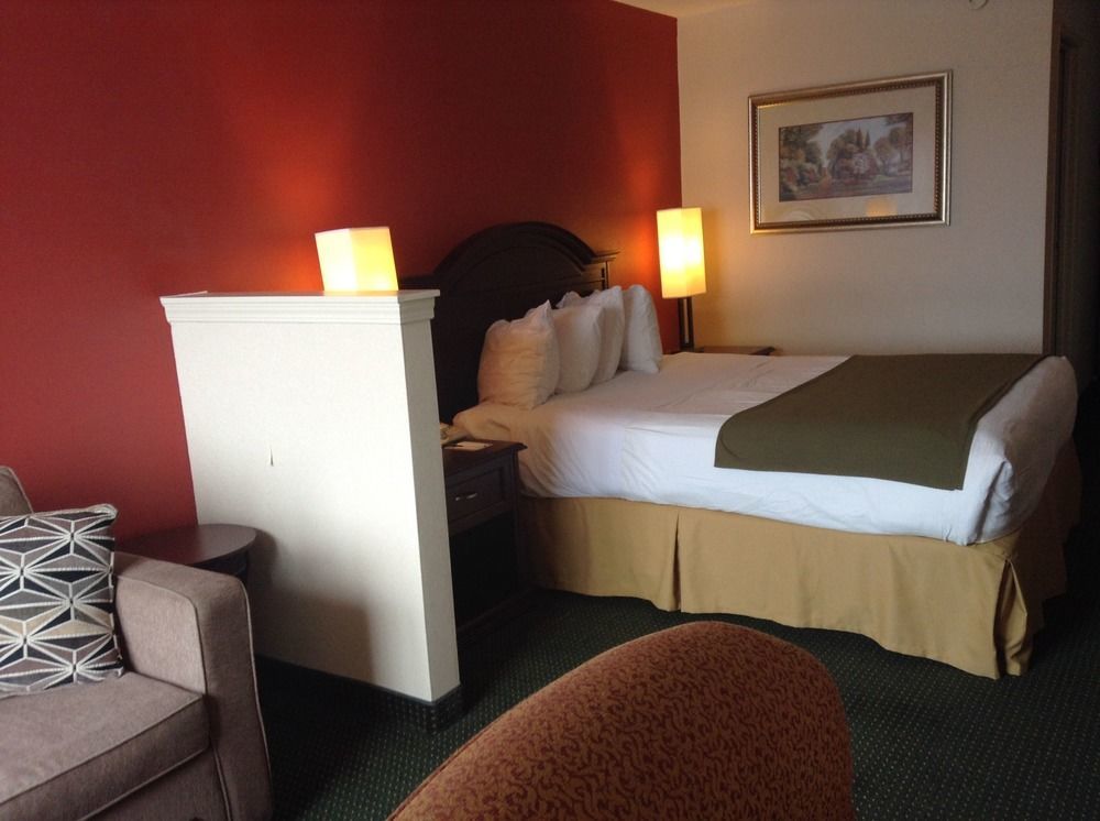 Quality Inn & Suites 5585 Ambler Drive Mississauga Ontario Bagian luar foto